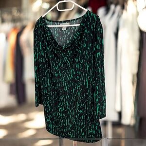 👛 2/$15 LIZ CLAIRBORNE Stretchy Green/Black Cowl Neck 3/4 Sleeve Top